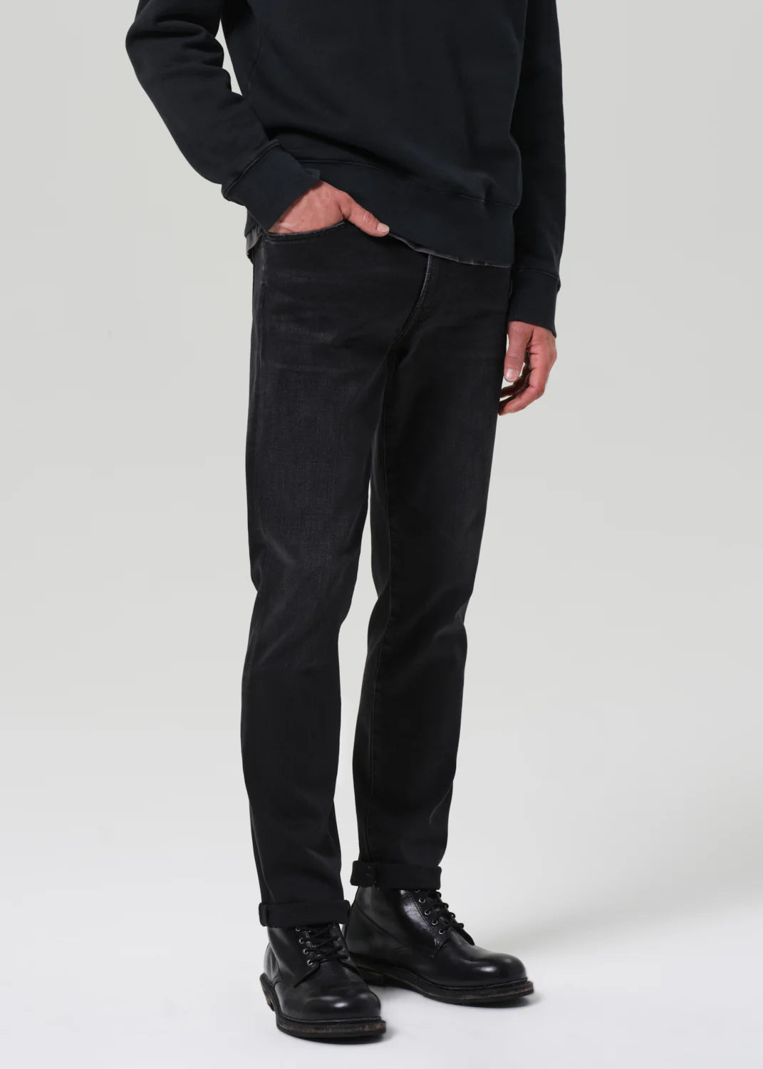 GAGE STRAIGHT - DARK STORM