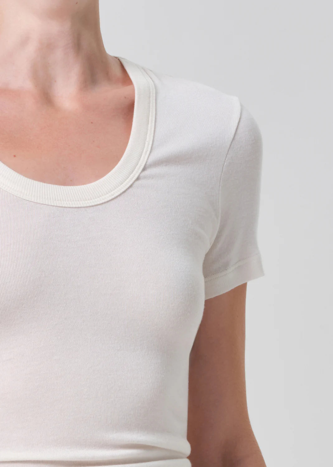 MAUDE U-NECK TEE - PASHMINA