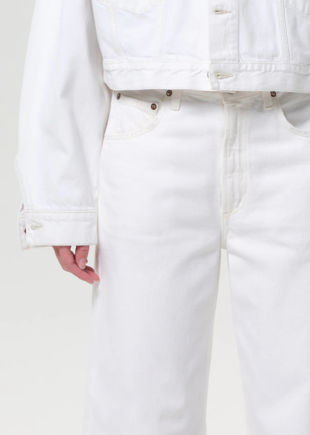 LOW CURVE CROP FRAY - MILKSHAKE