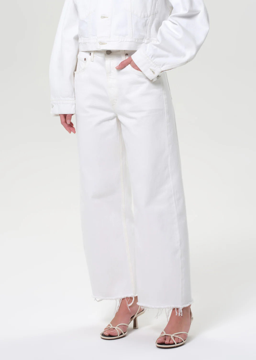 LOW CURVE CROP FRAY - MILKSHAKE