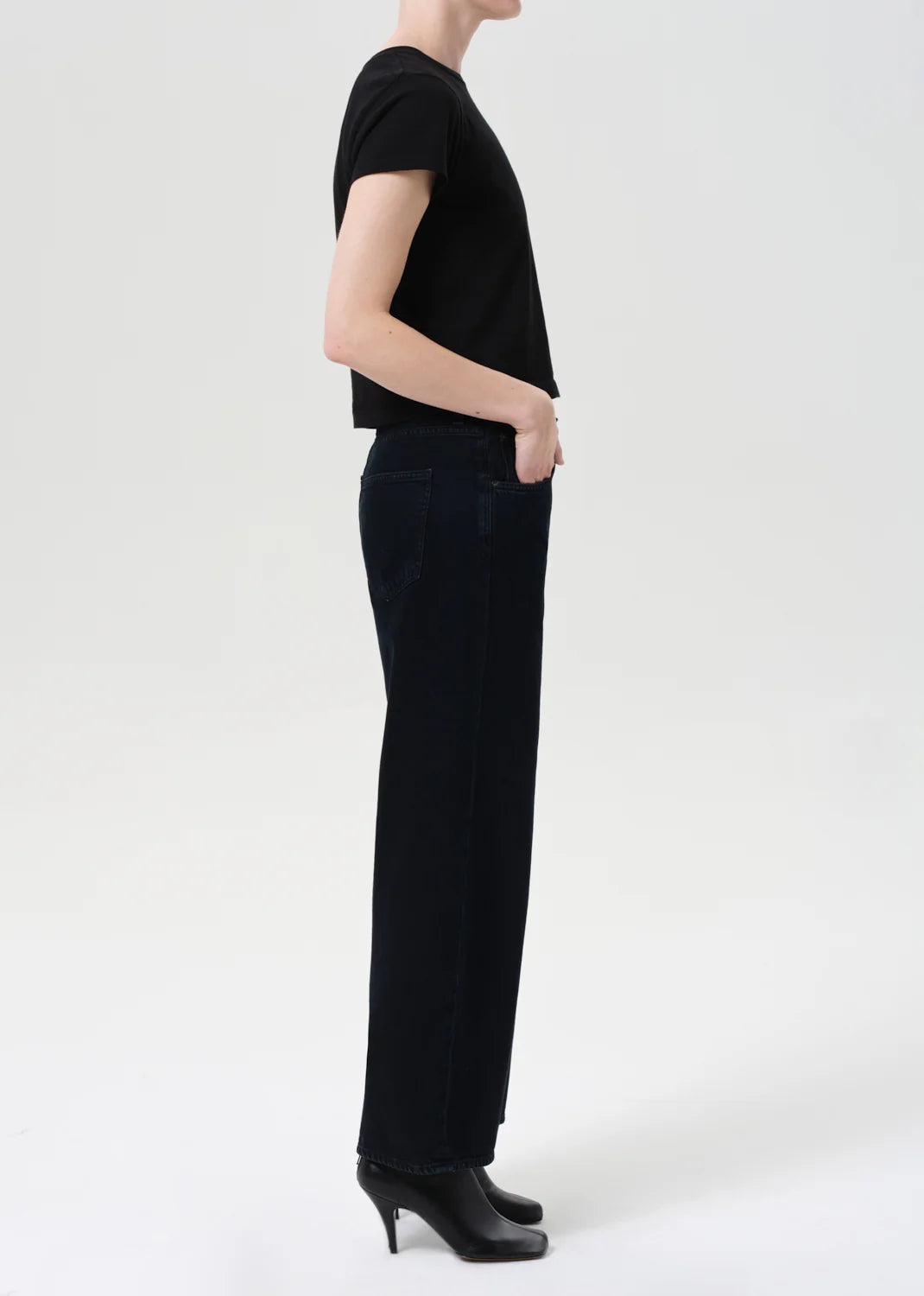 LOW CURVE CROPPED JEAN - CRUSHED