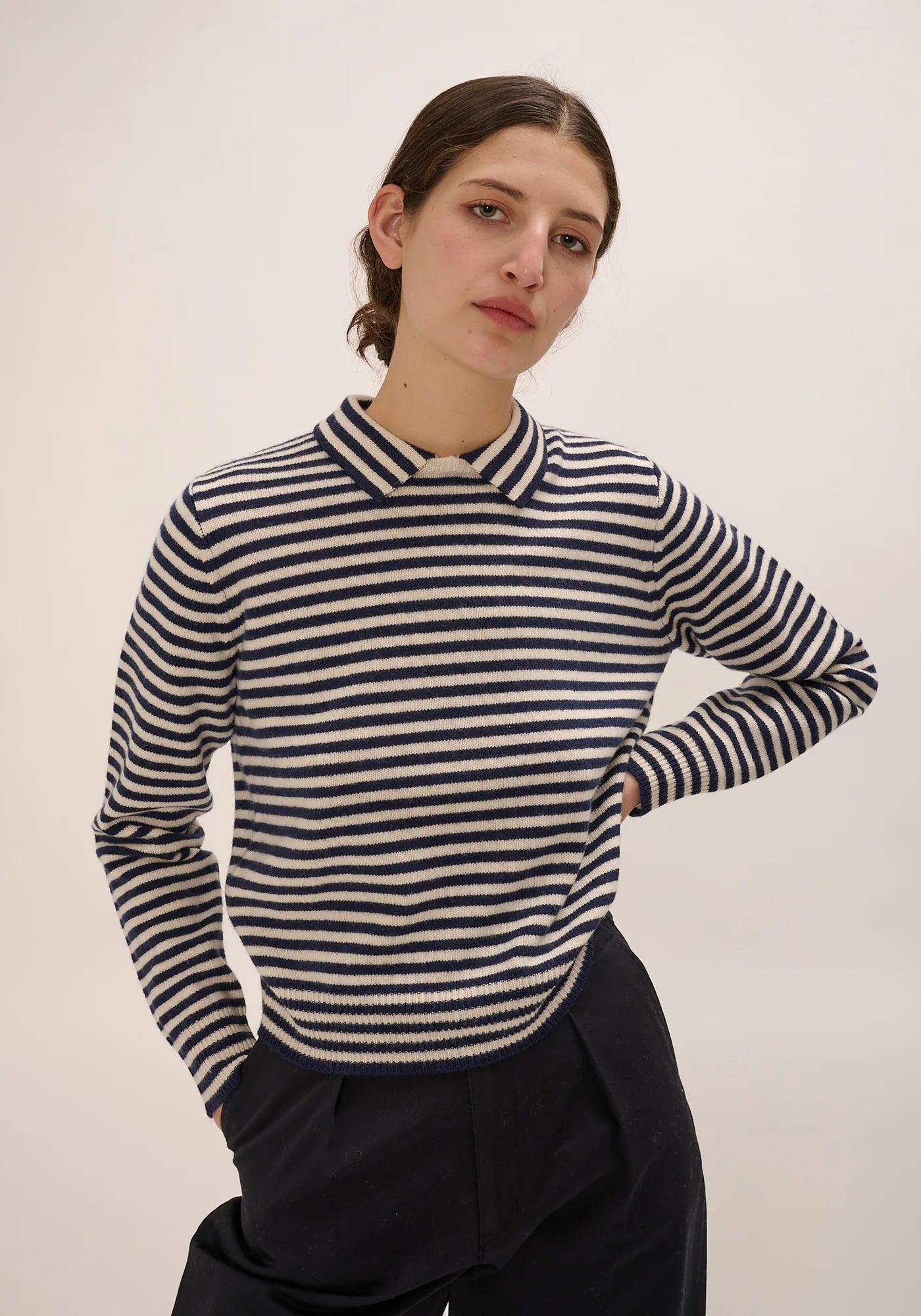 APIS STRIPE LAMBSWOOL SWEATER - WHITE/NAVY