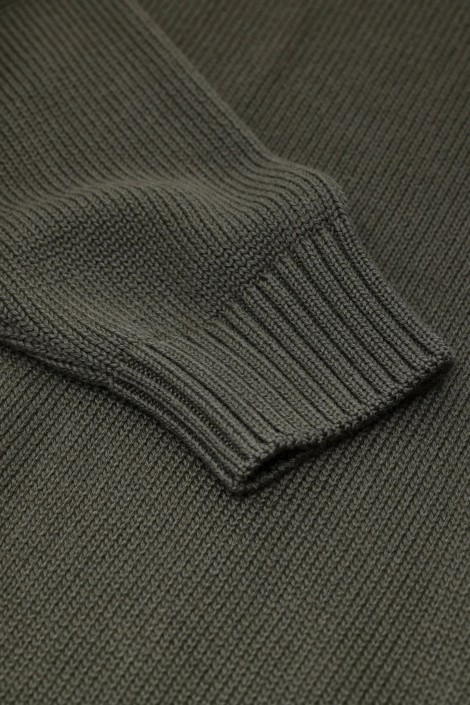 CREWNECK SWEATER - FOREST GREEN