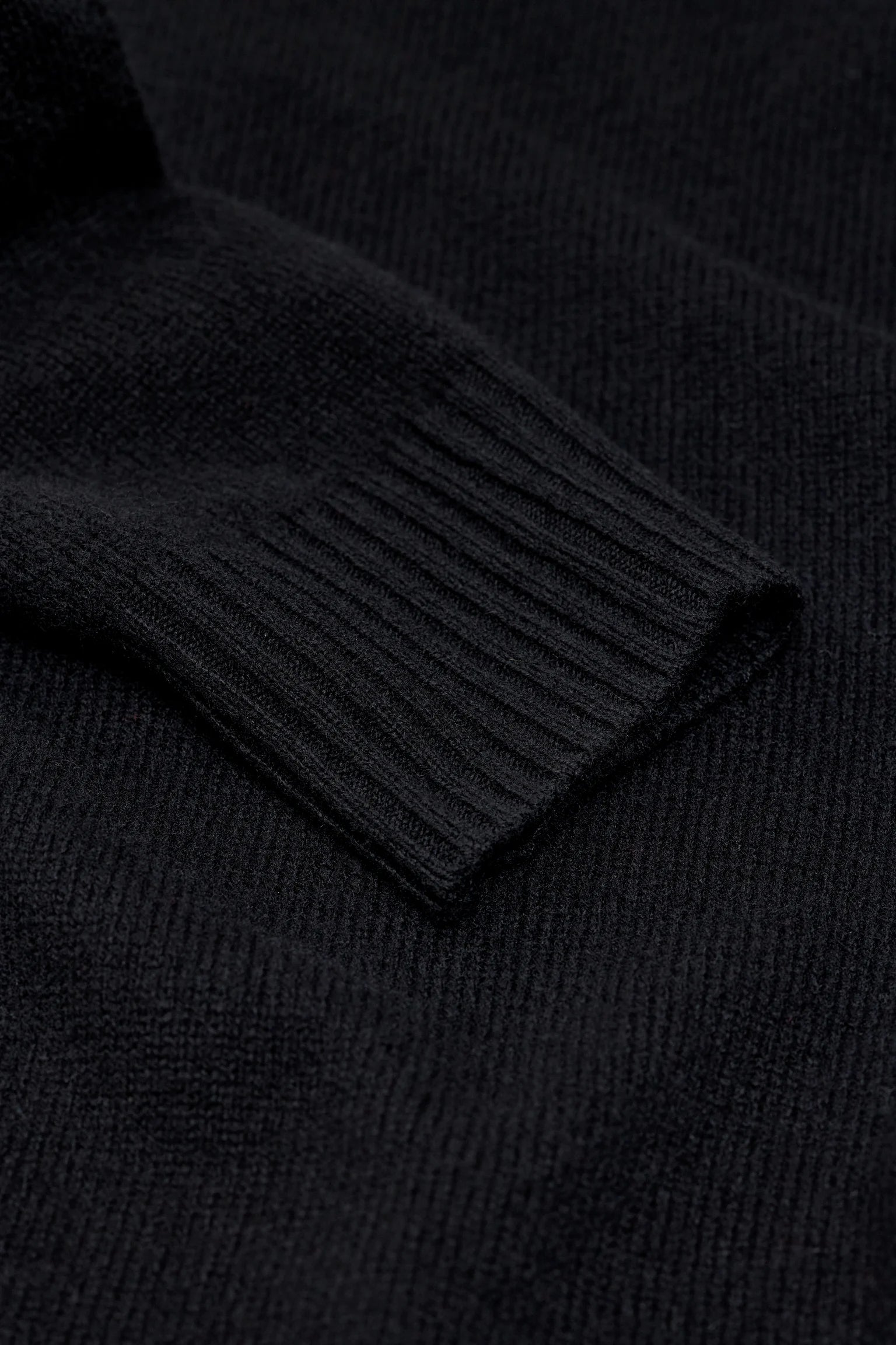 ROLLI FUNNEL SWEATER - BLACK