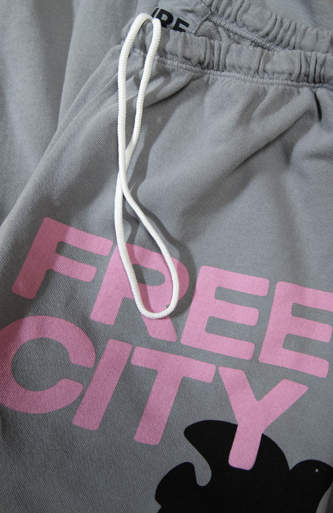 FREECITY LARGE SWEATPANT - SILVER CLOUD