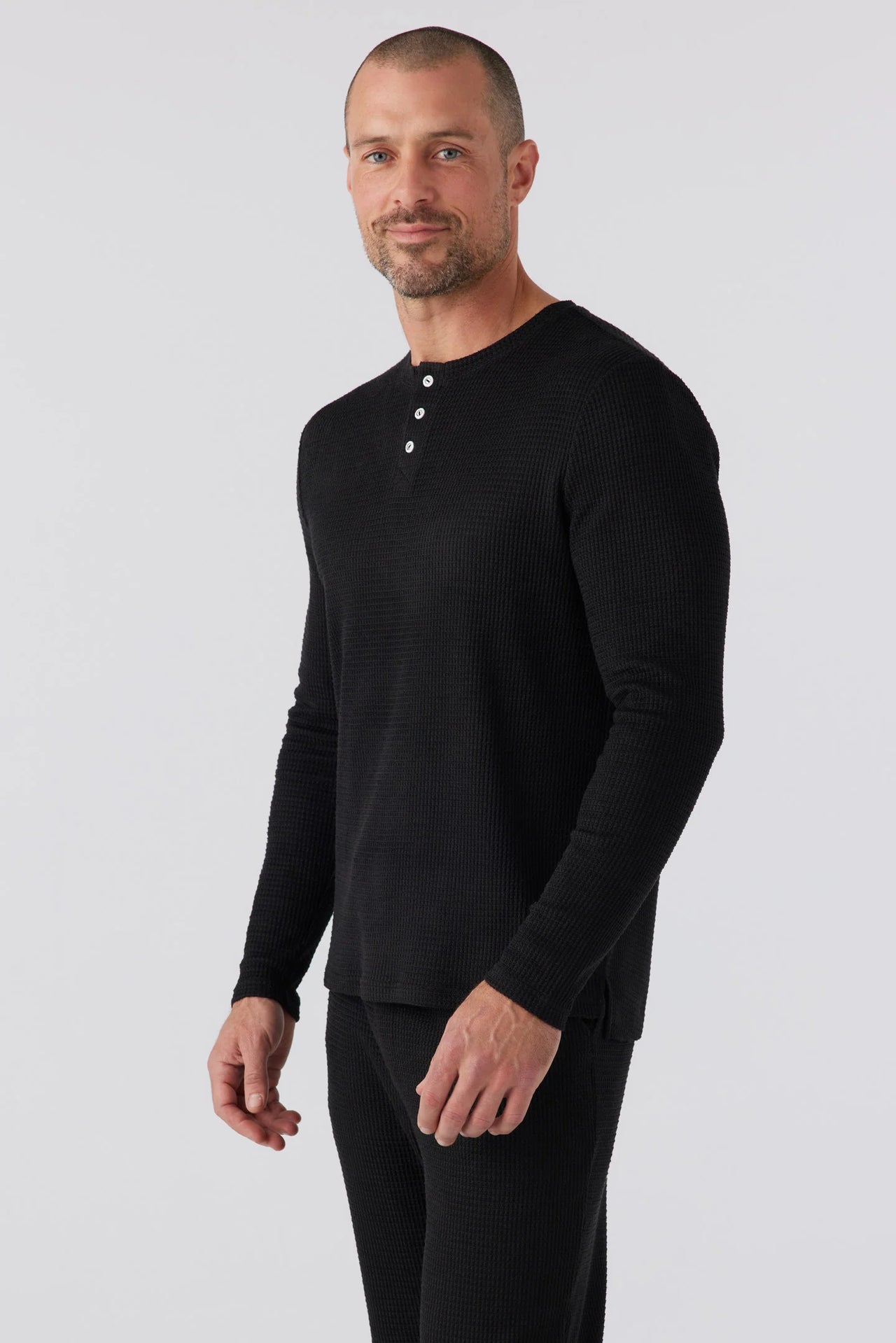 ELM HENLEY - V BLACK