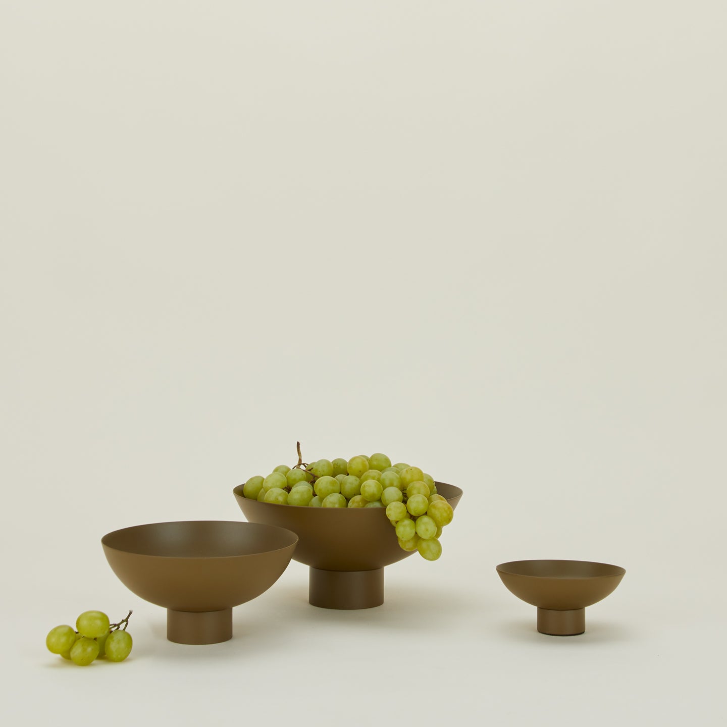 SMALL FOOTED BOWL - OLIVE