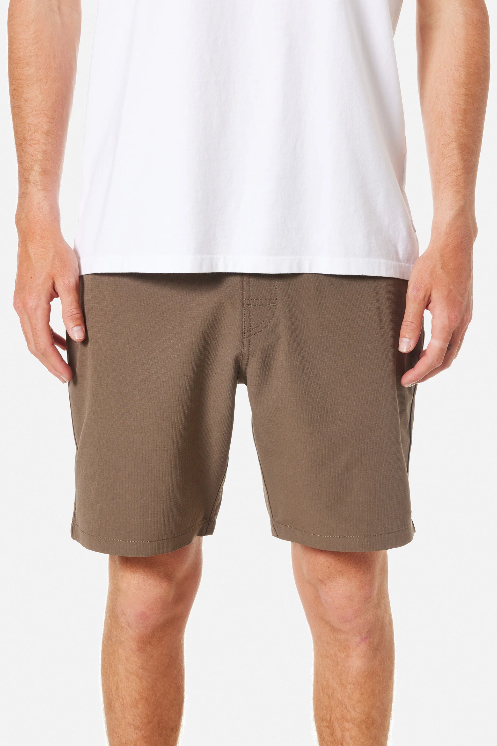 WANDERER HYBRID SHORT - GRAVEL