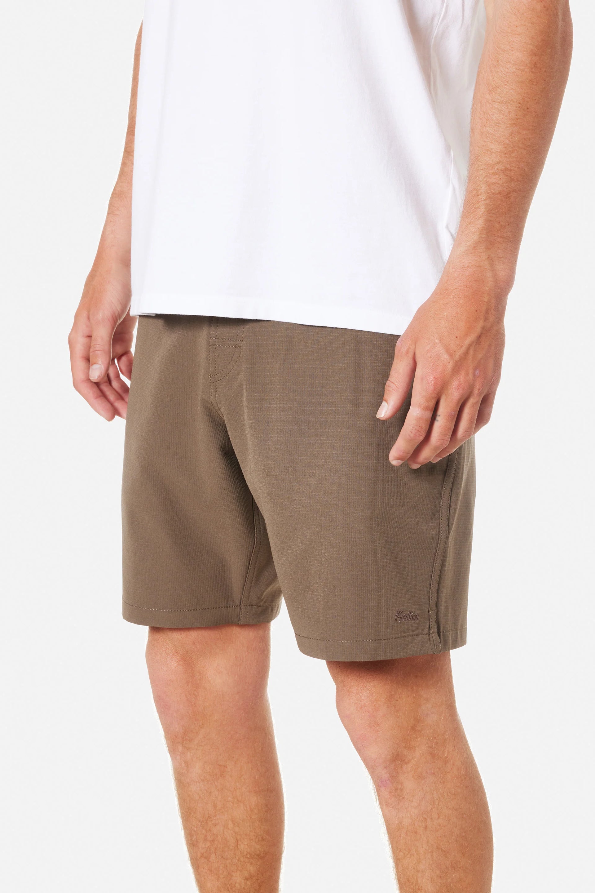 WANDERER HYBRID SHORT - GRAVEL