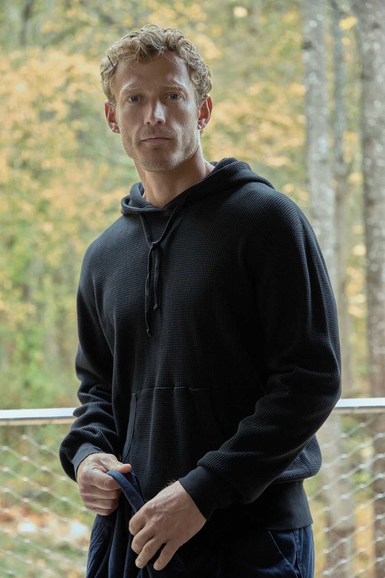 WAFFLE PULLOVER HOODIE - BLACK