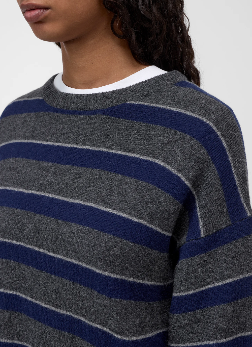 CREWNECK STRIPE SWEATER - DARK GREY