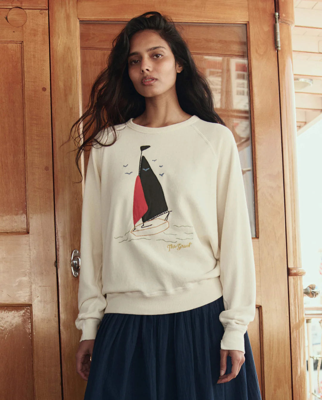 THE COLLEGE SWEATSHIRT W/ SAIL BOAT