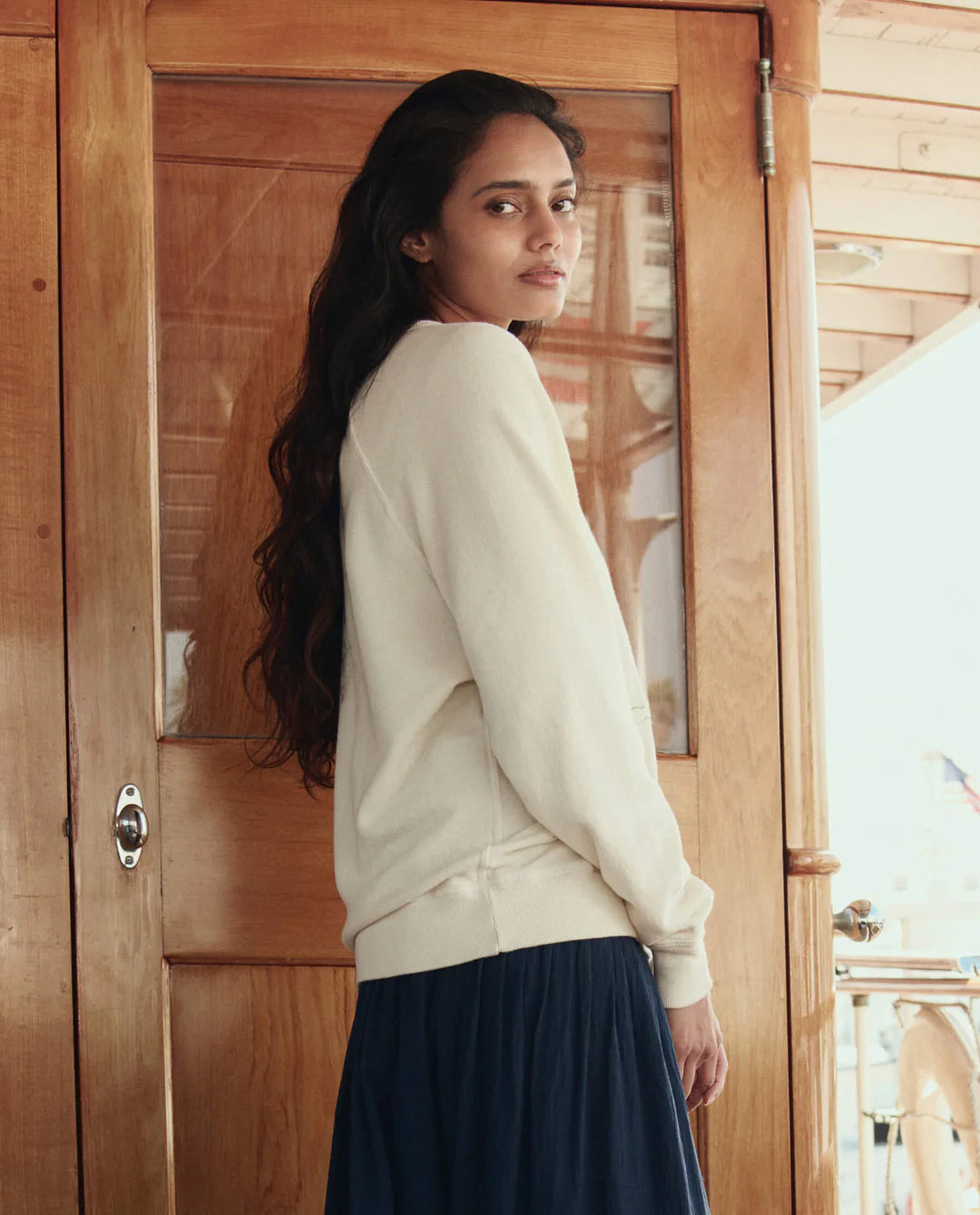 THE COLLEGE SWEATSHIRT W/ SAIL BOAT