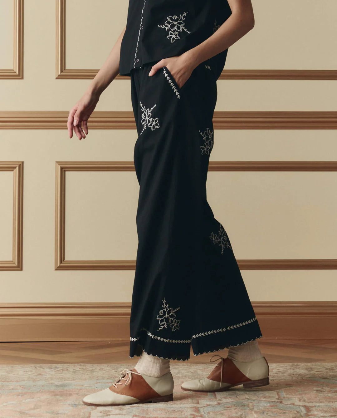 THE WEEKEND PANT W/ HANKY EMBROIDERY - BLACK