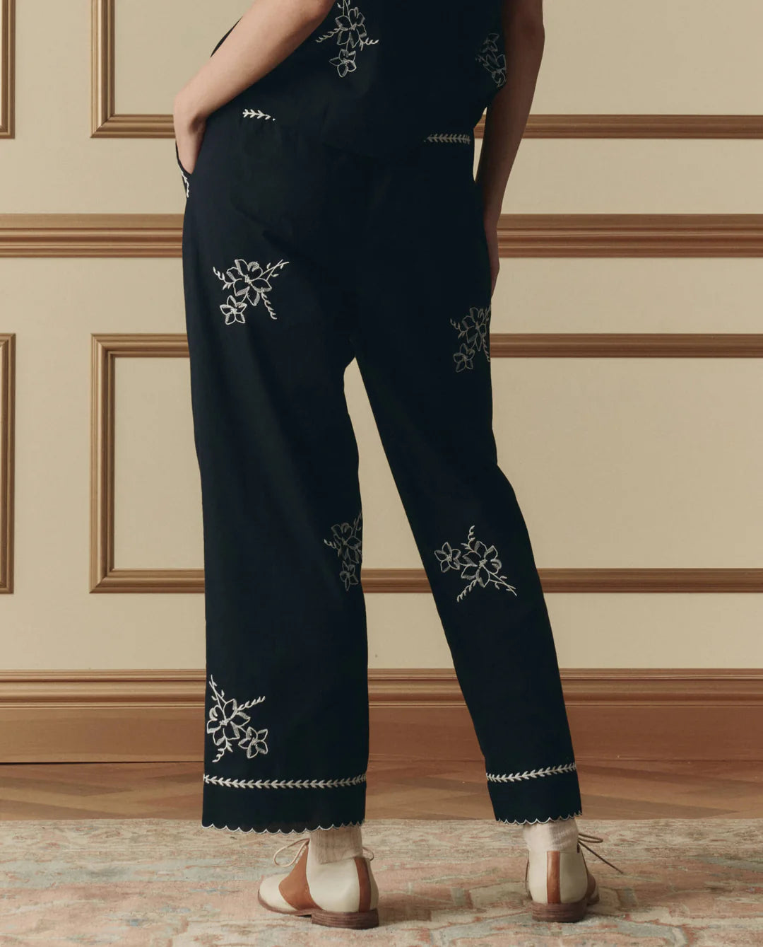THE WEEKEND PANT W/ HANKY EMBROIDERY - BLACK