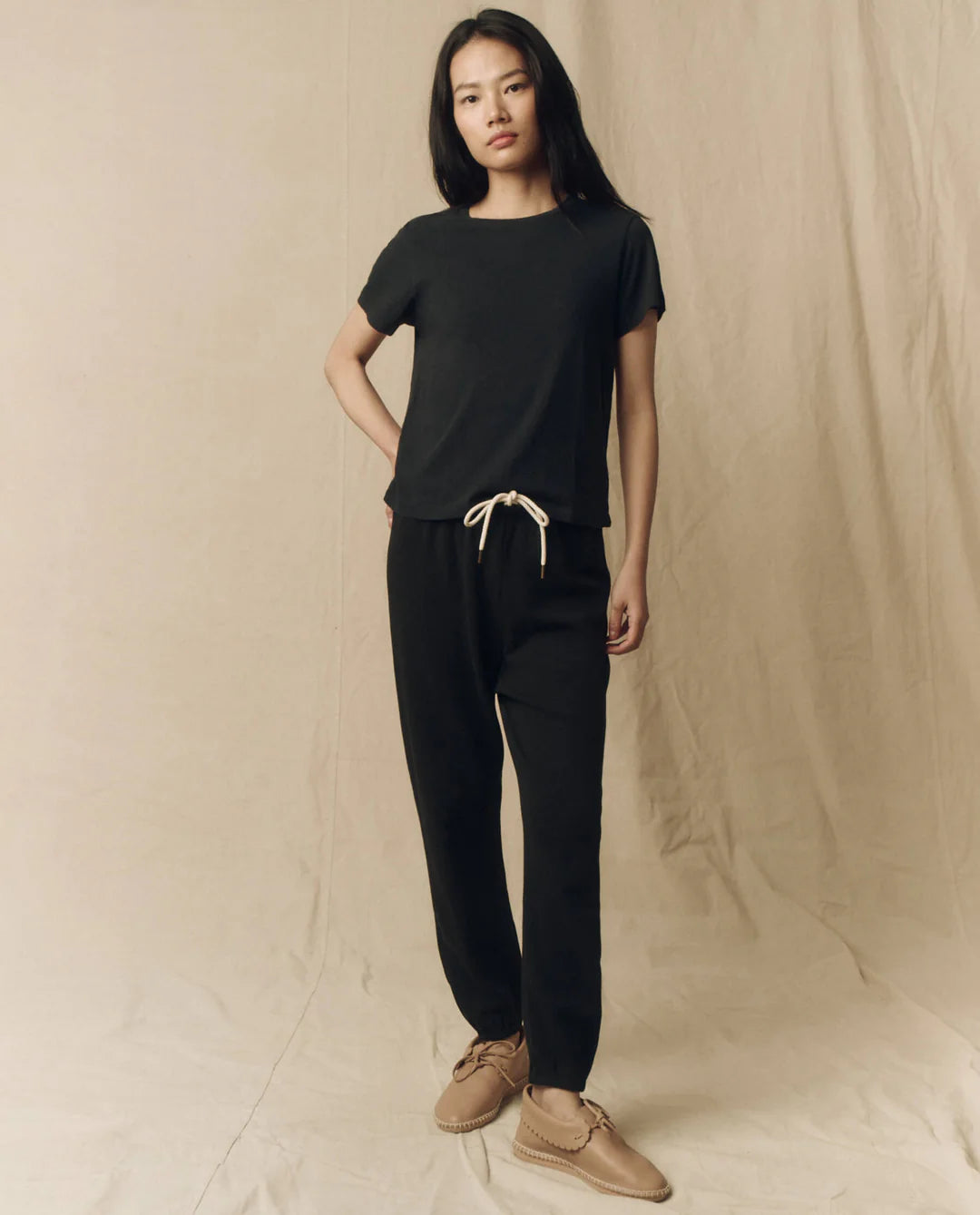 THE LITTLE TEE - ALMOST BLACK