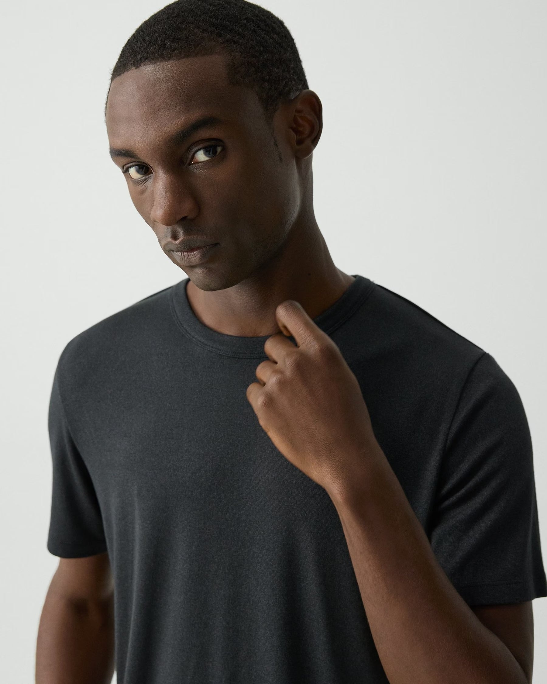ESSENTIAL TEE - BLACK MULTI