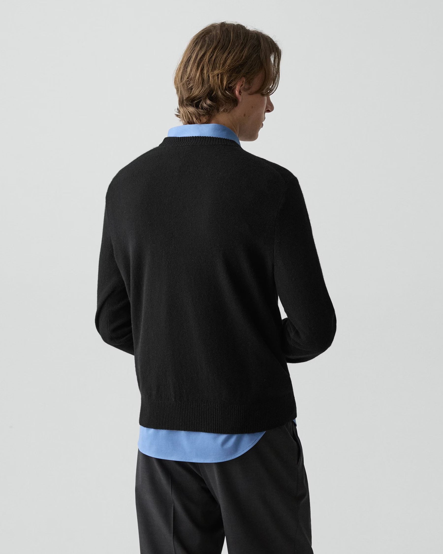 HILLES CASHMERE CREWNECK - BLACK