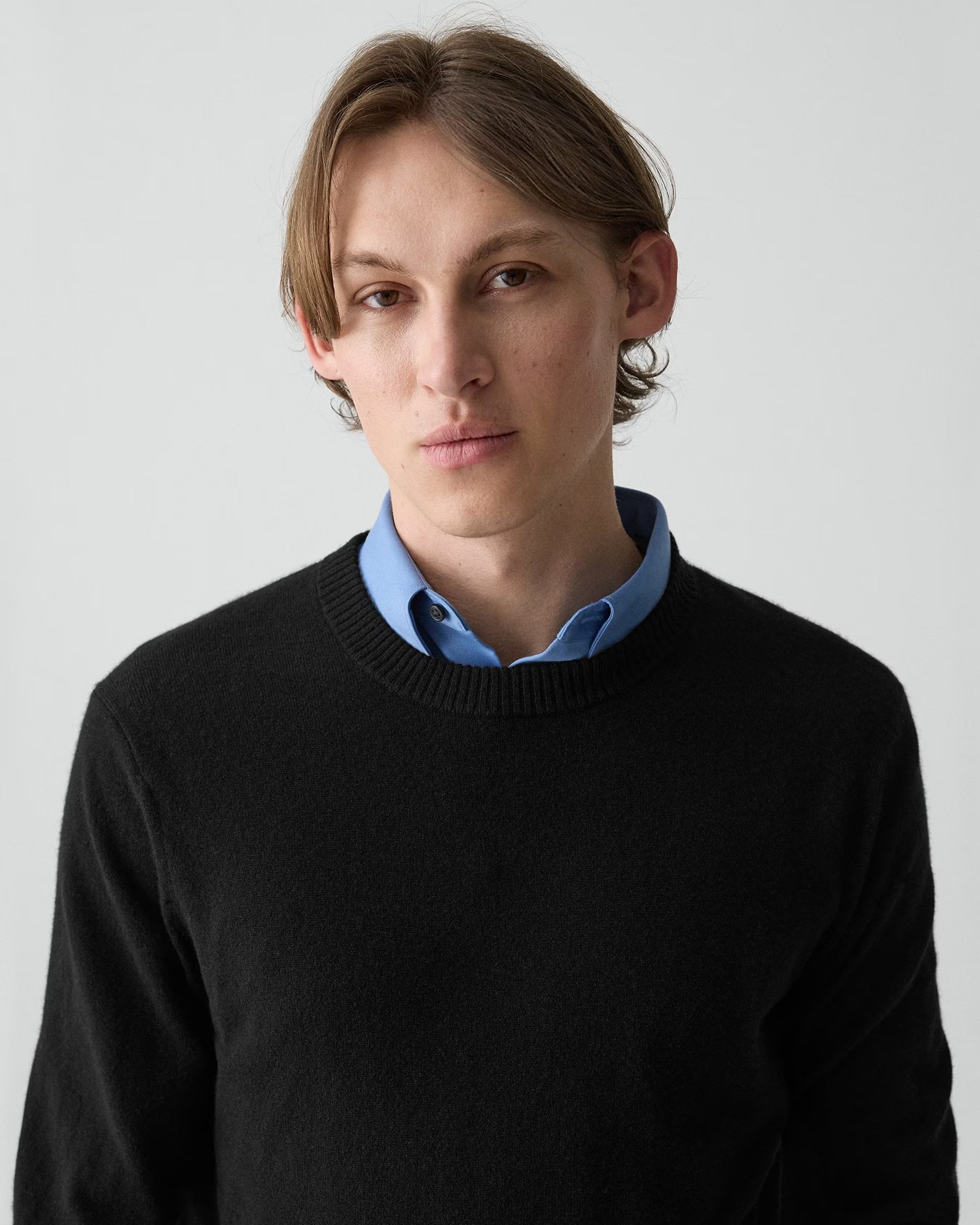 HILLES CASHMERE CREWNECK - BLACK