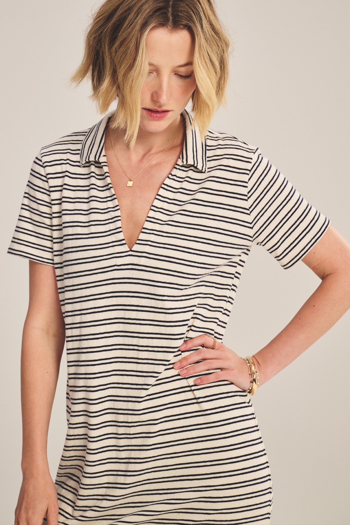 CORIN DRESS - NATURAL/NAVY