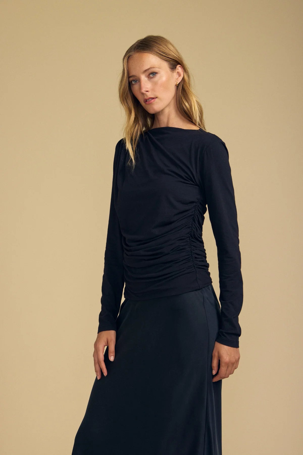 JAZMINE TEE - BLACK