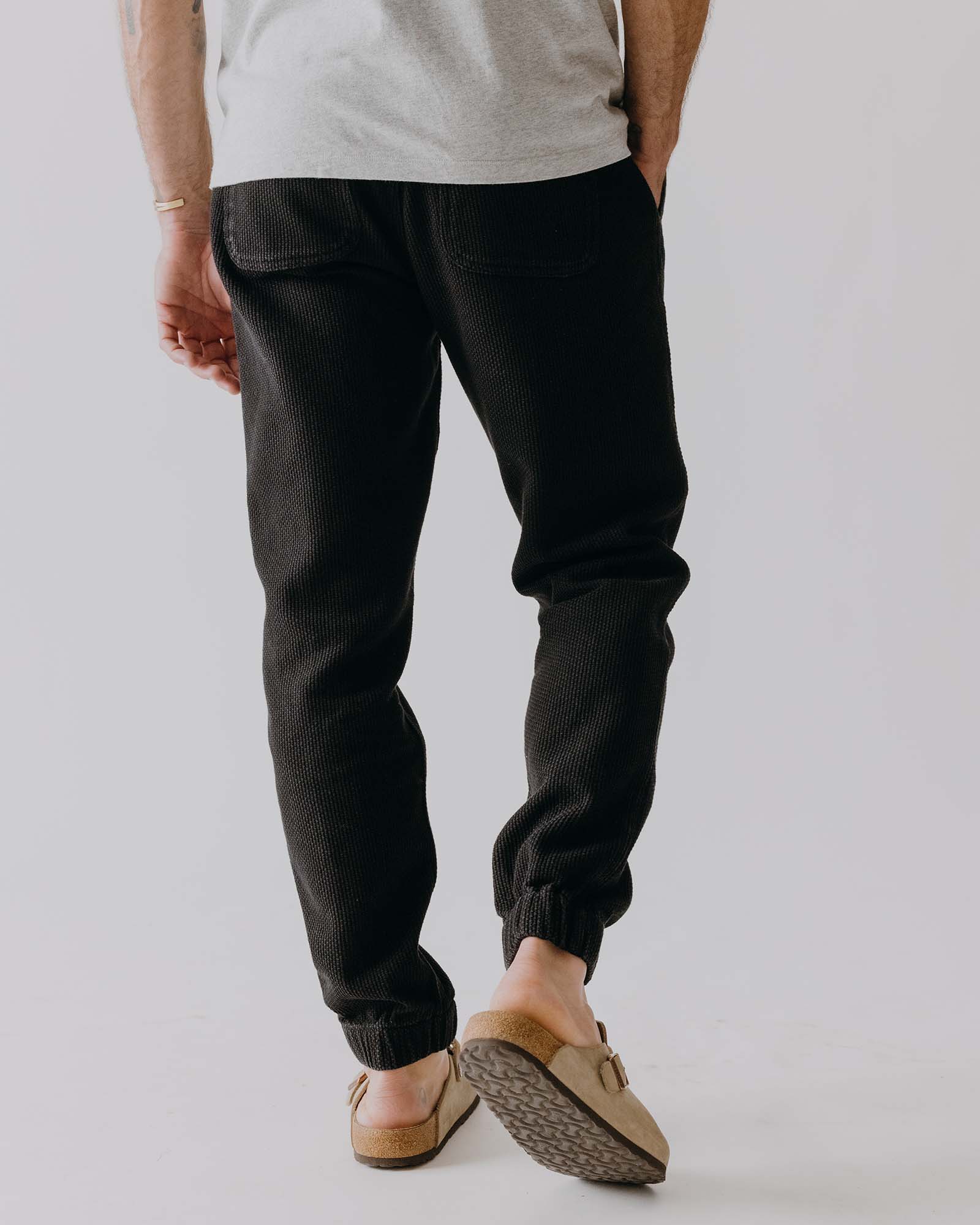 THE APRES PANT - BLACK INDIGO
