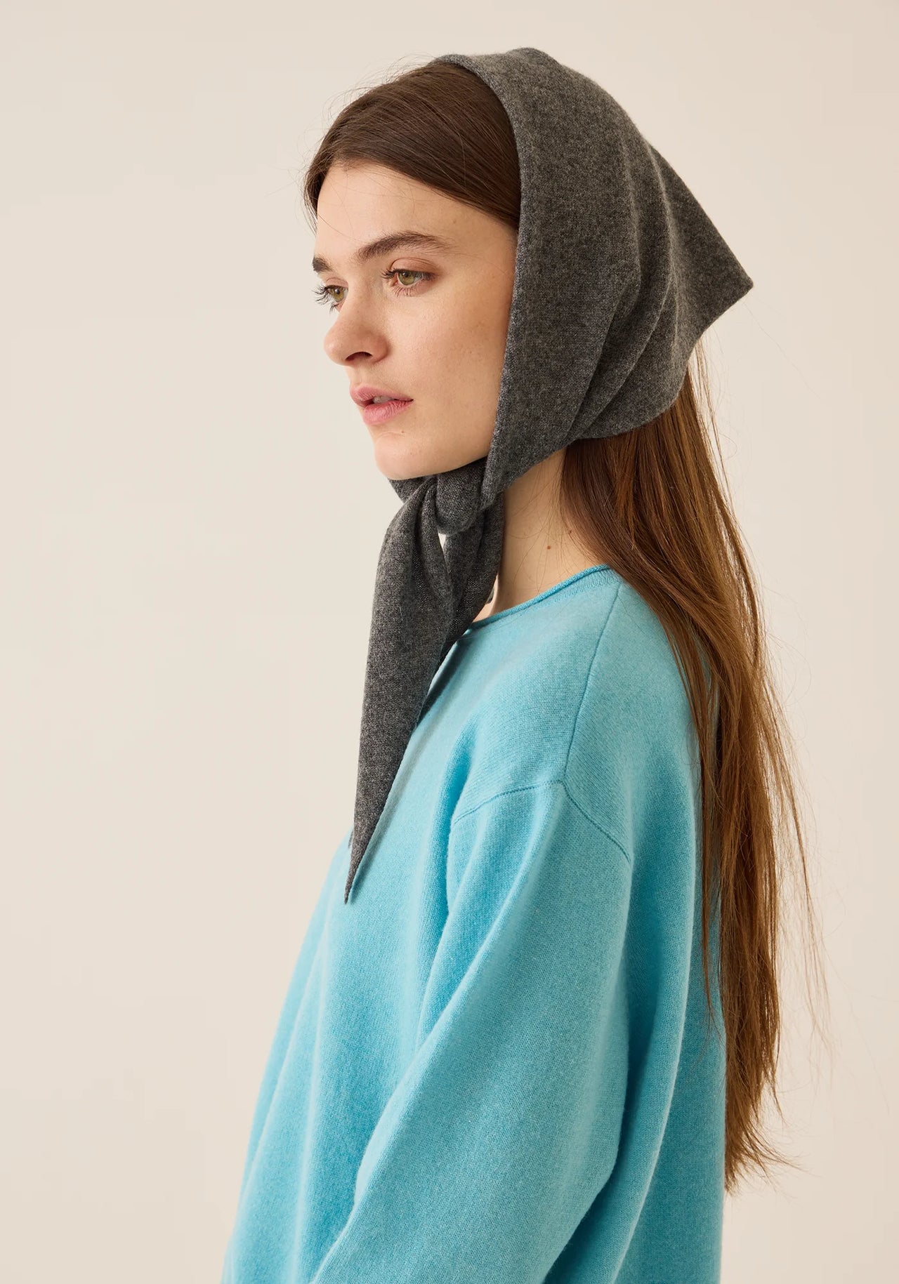 NESSA SMALL CASHMERE BANDANA - DARK HEATHER GREY