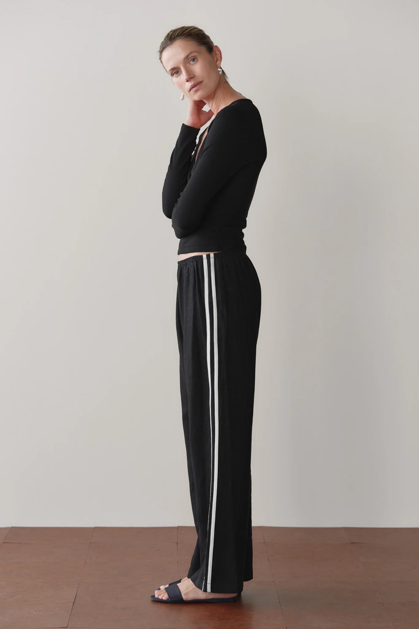 LINEN CROP RACER STRIPE PANT - JET