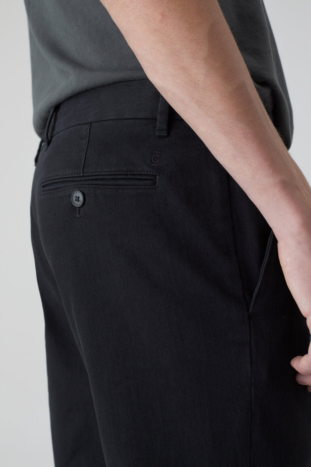 ATELIER TAPERED PANT - BLACK